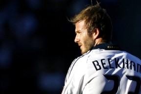 开云体育下载-哈登数据全面爆炸，猛龙撕裂深圳，一场比赛照见两种篮球哲学