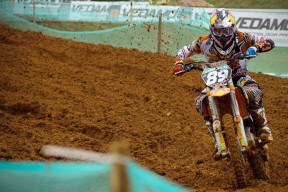 开云体育官网-德里赫特，从伊拉克废墟到委内瑞拉翻盘，一个荷兰中卫的全球棋局