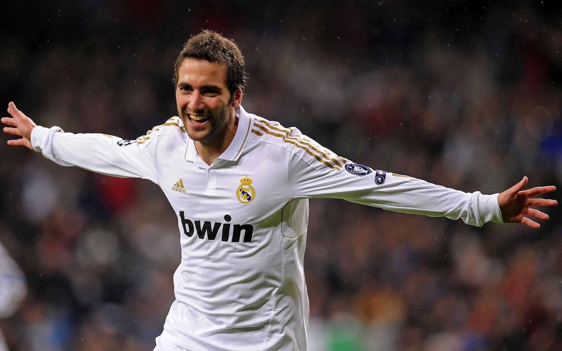 富安健洋爆发，亚洲铁闸的崛起与南美足球的权力更迭