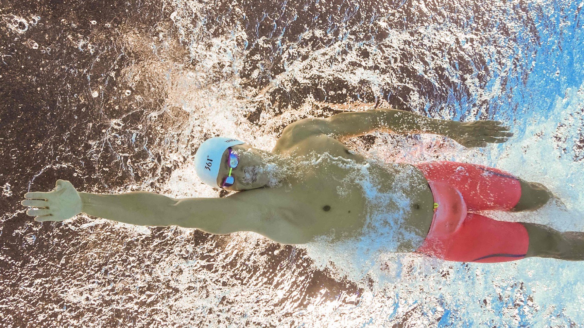 阿圭罗的最后一舞，当比利时蓝遇见葡萄牙红，一个替补席上的王朝背影