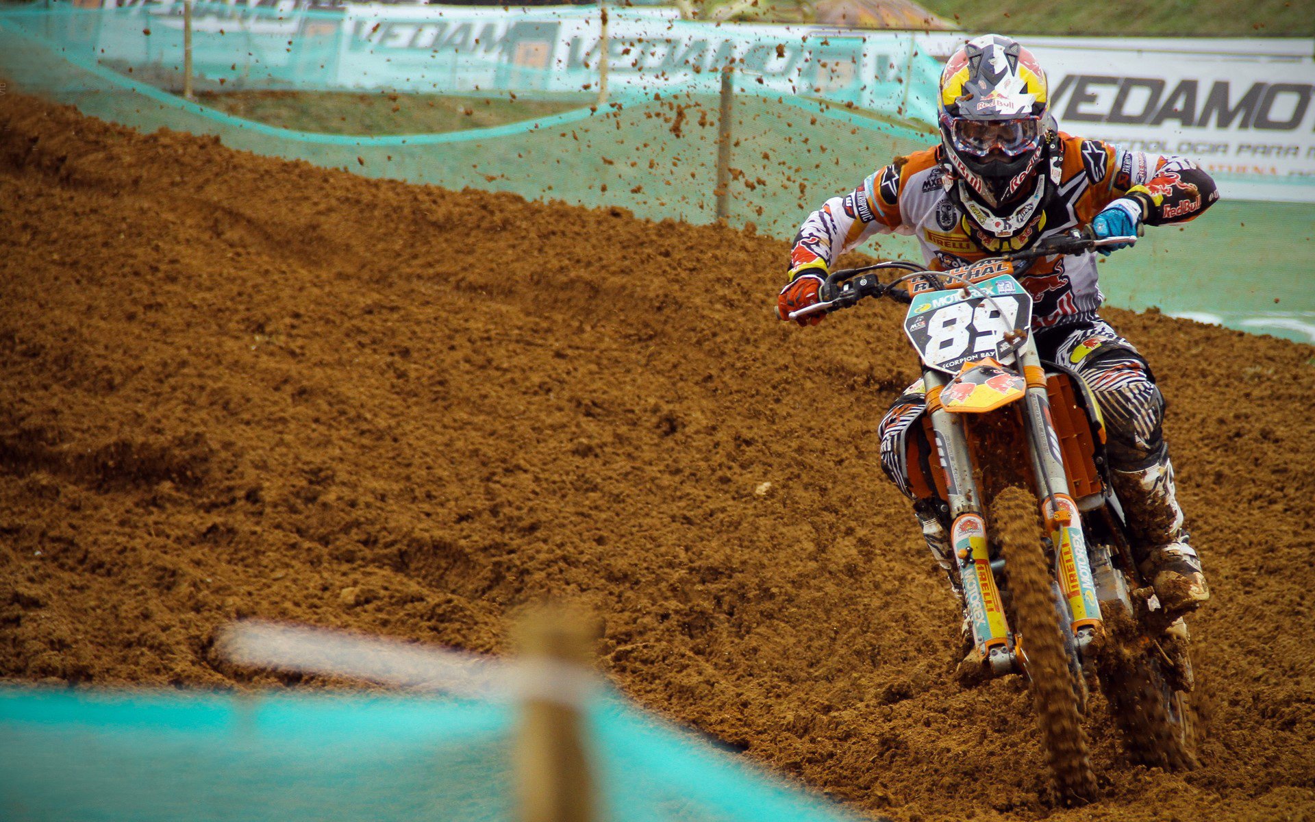 雄鹿狂胜马刺，莫兰特持续制造杀伤，当暴力美学撕裂篮球的优雅面纱