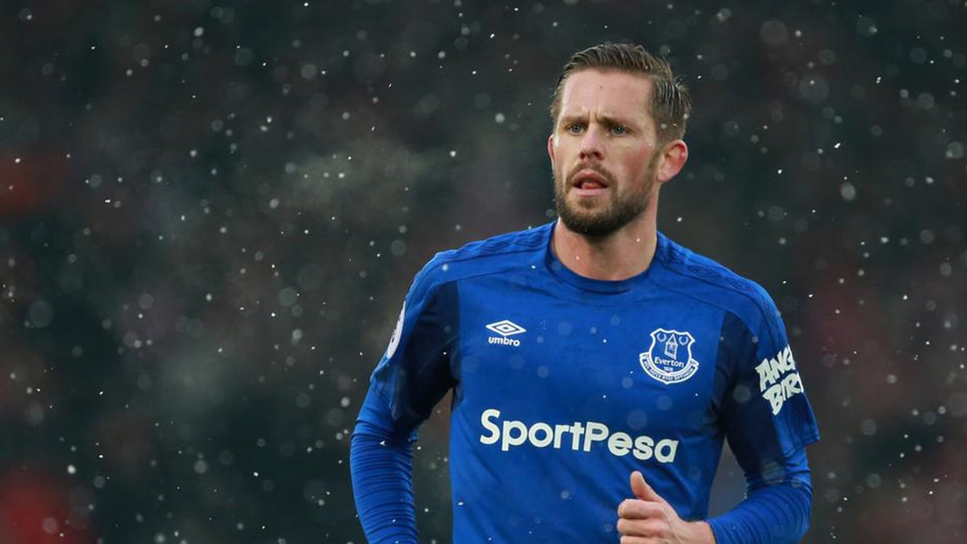 乌拉圭打穿伊朗，奥亚尔萨瓦尔如何用节奏魔法撕裂钢铁防线