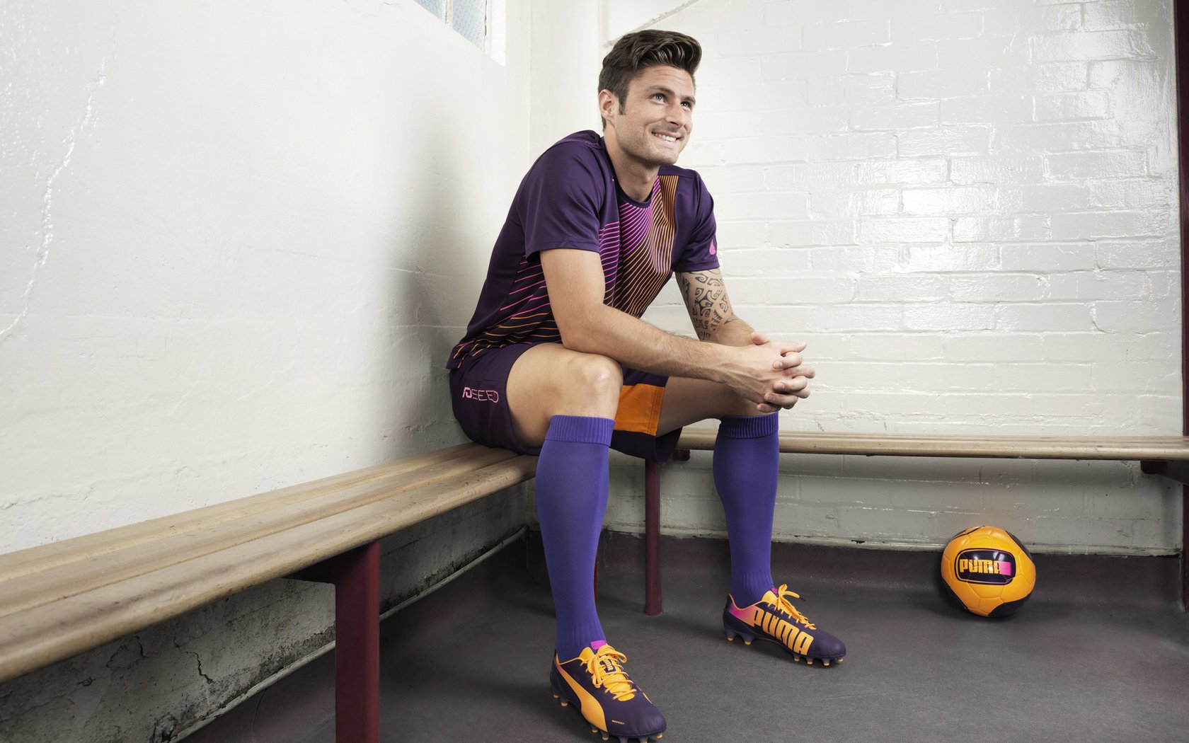 梅西在英超争冠接管比赛，当北欧寒流席卷南美热土